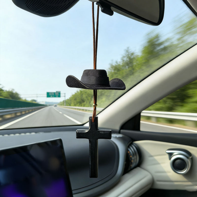 🤠 Cappello da cowboy e ciondolo per auto a forma di croce | Un viaggio all'insegna dello stile e della fede 🚗✨