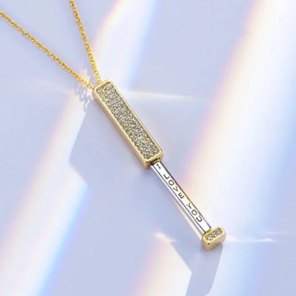 Un regalo meraviglioso! Collana con la scritta “Ti amo”