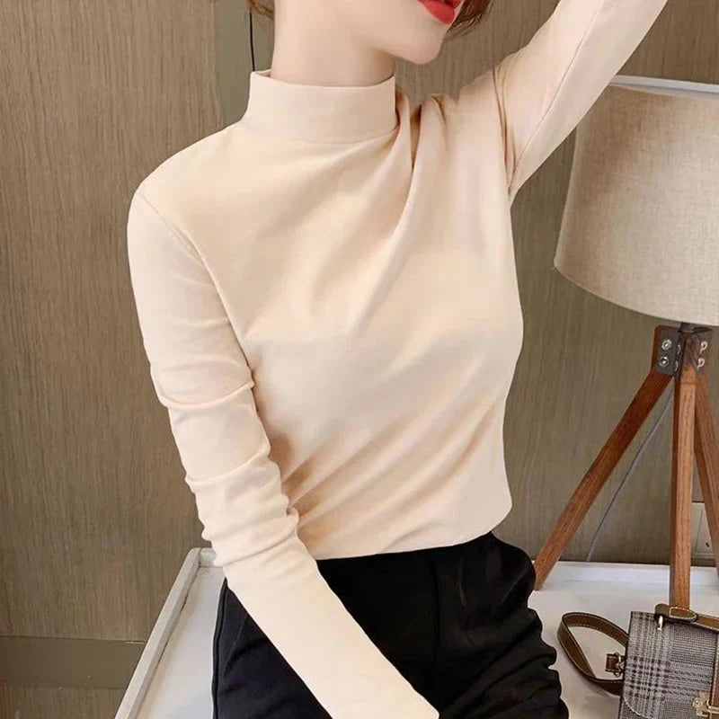Comodo top semplice con scollo medio e maniche lunghe per donna