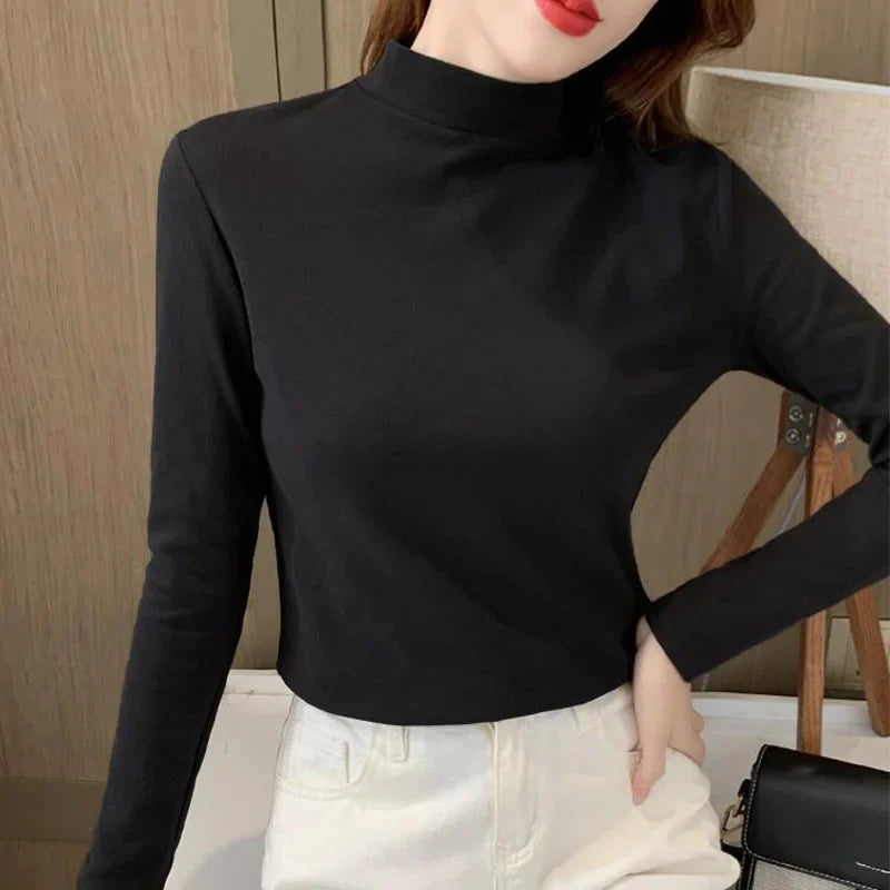 Comodo top semplice con scollo medio e maniche lunghe per donna