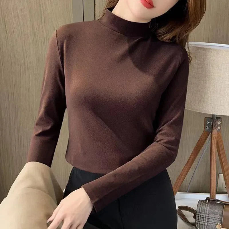 Comodo top semplice con scollo medio e maniche lunghe per donna