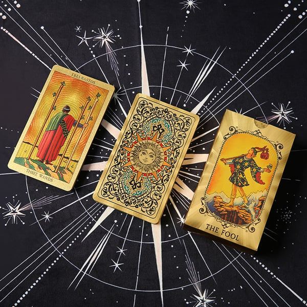 Witchy Cauldron Rose Gold Tarot Cards con libro guida Mazzo di tarocchi impermeabile e resistente alle pieghe per principianti Include chakra, pianeti, segni zodiacali, elementi e affermazioni