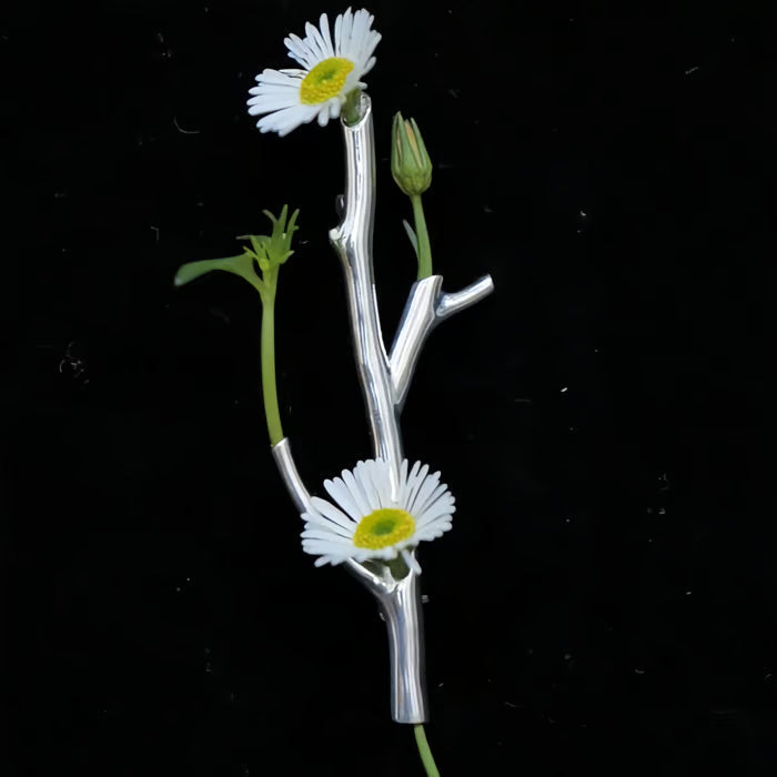 Spilla portafiori in argento con ramo