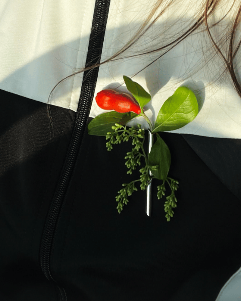 🌷Una spilla speciale: ogni fiore racconta una storia diversa.