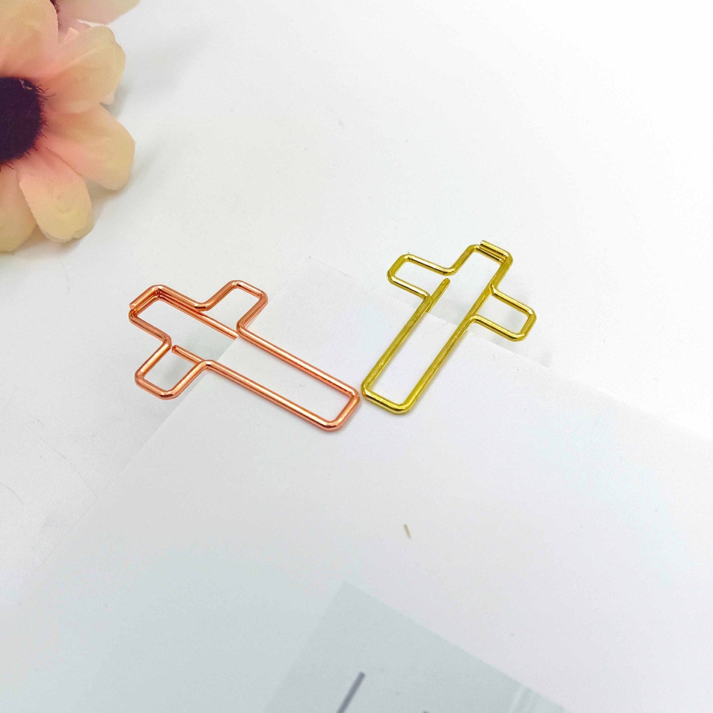 Cross Paperclip Bookmark – Accessorio spirituale ed elegante con doppia funzione per i lettor