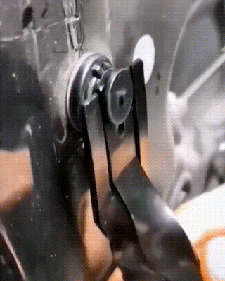 Pinza per la rimozione delle clip del pannello