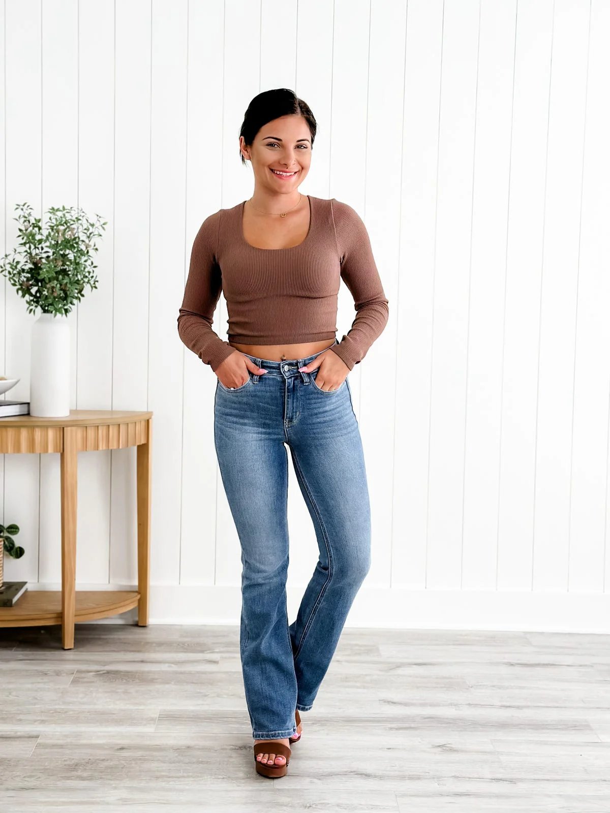 Jeans bootcut con controllo del fondoschiena