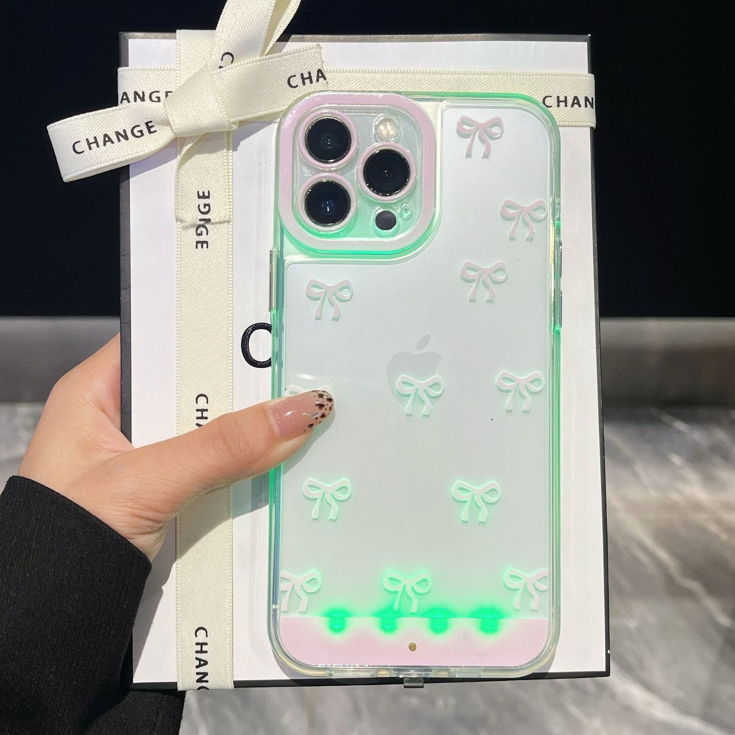 🎀 Custodia per telefono antiurto con farfalla luminosa