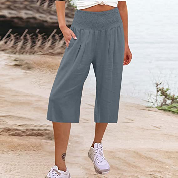 Pantaloni corti da donna con elastico in vita