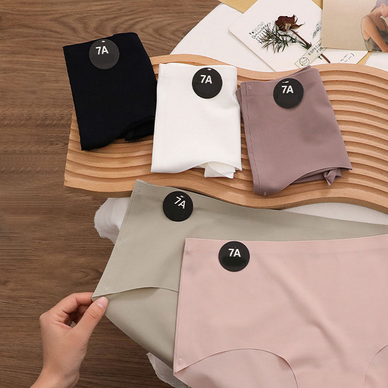 Slip in pelle di latte di set