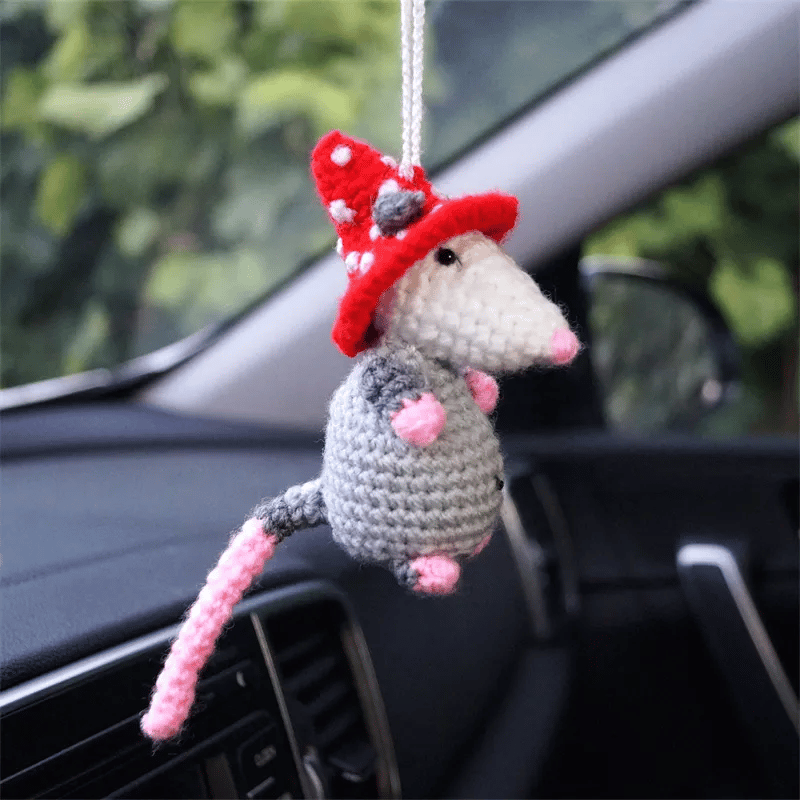 🔥 ULTIMO GIORNO 49% DI SCONTO - Ciondolo per auto Possum (100% lavorato a maglia a mano)