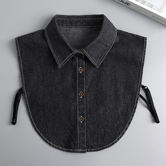 Falso colletto in denim: il capo essenziale per il layering femminile 👕