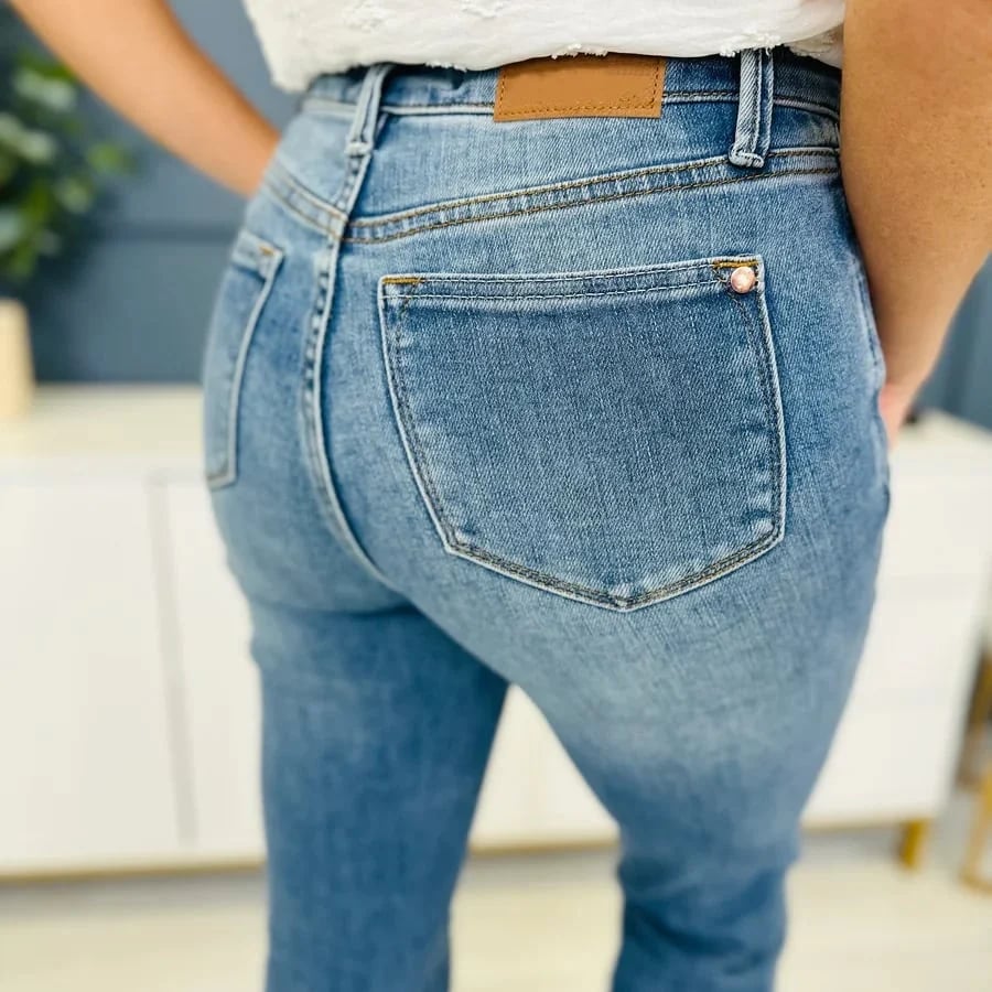 Jeans bootcut con controllo del fondoschiena