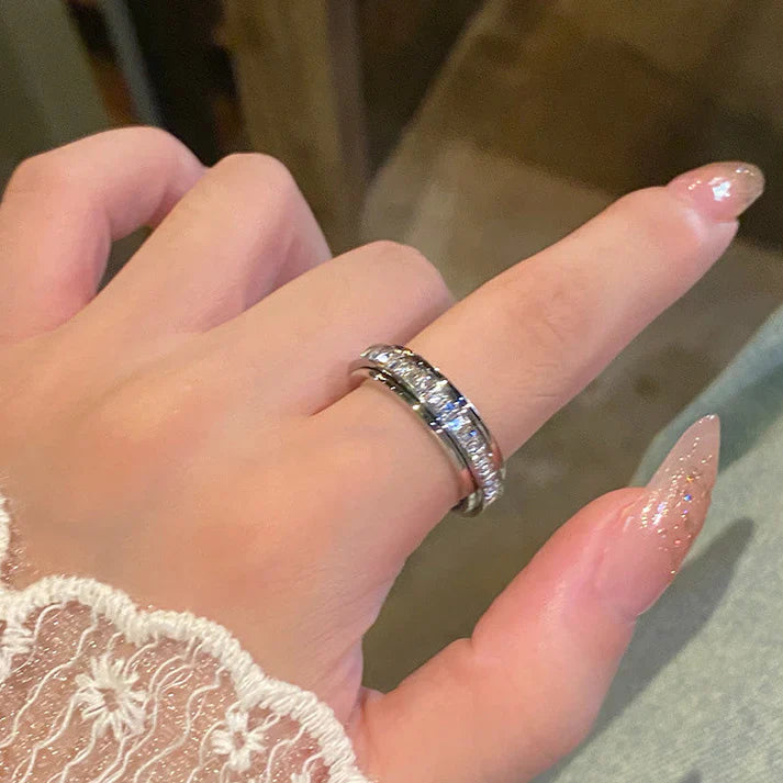 💖 Mega offerta del Black Friday – 50% di sconto!💖 Anello girevole realizzato in acciaio al titanio con zircon