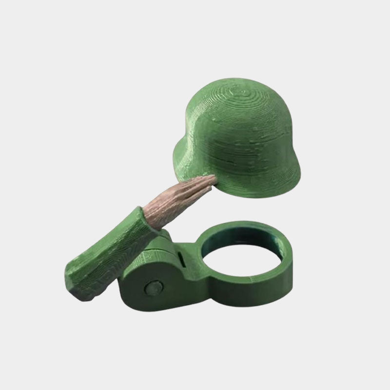 🍻 Casco a forma di bottiglia di birra “Soldier Salute” 🎖️