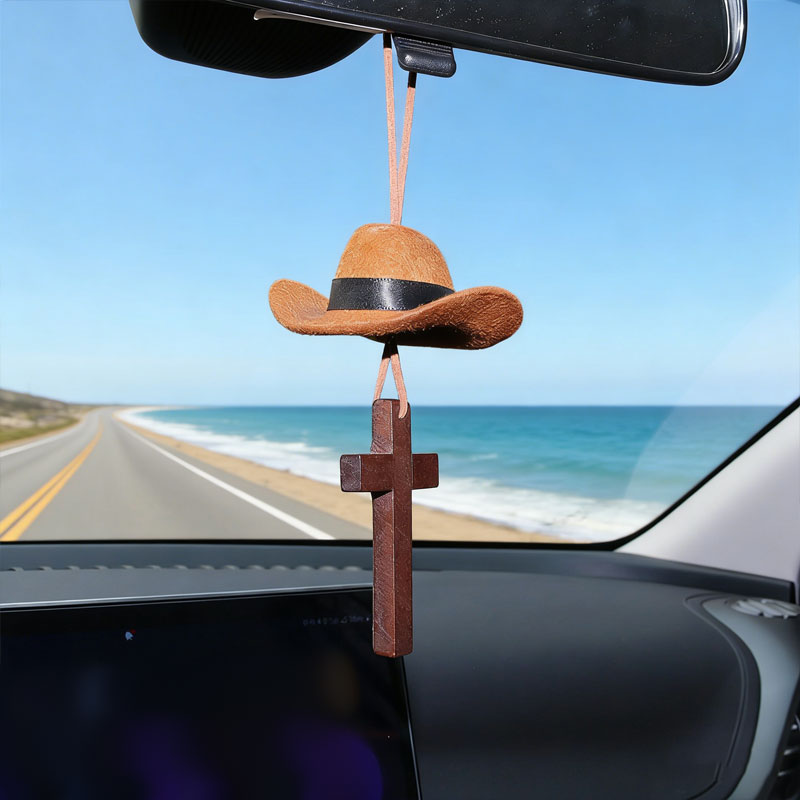 🤠 Cappello da cowboy e ciondolo per auto a forma di croce | Un viaggio all'insegna dello stile e della fede 🚗✨