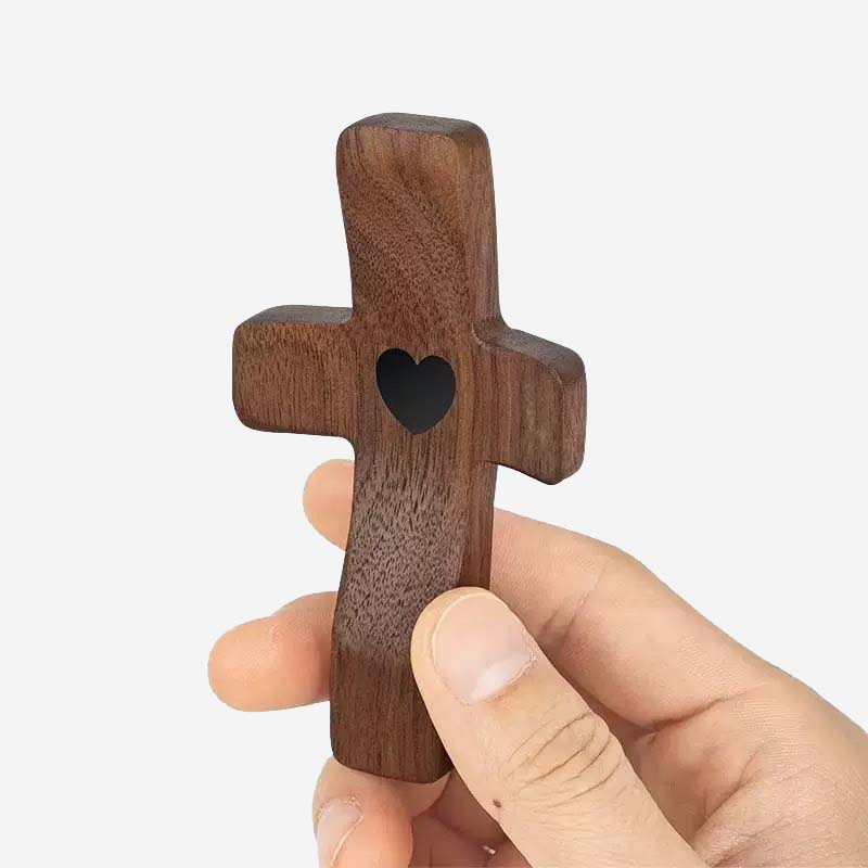 ✝️ Croce in legno “My Heart” realizzata a mano — 100% artigianale e simbolo di fede