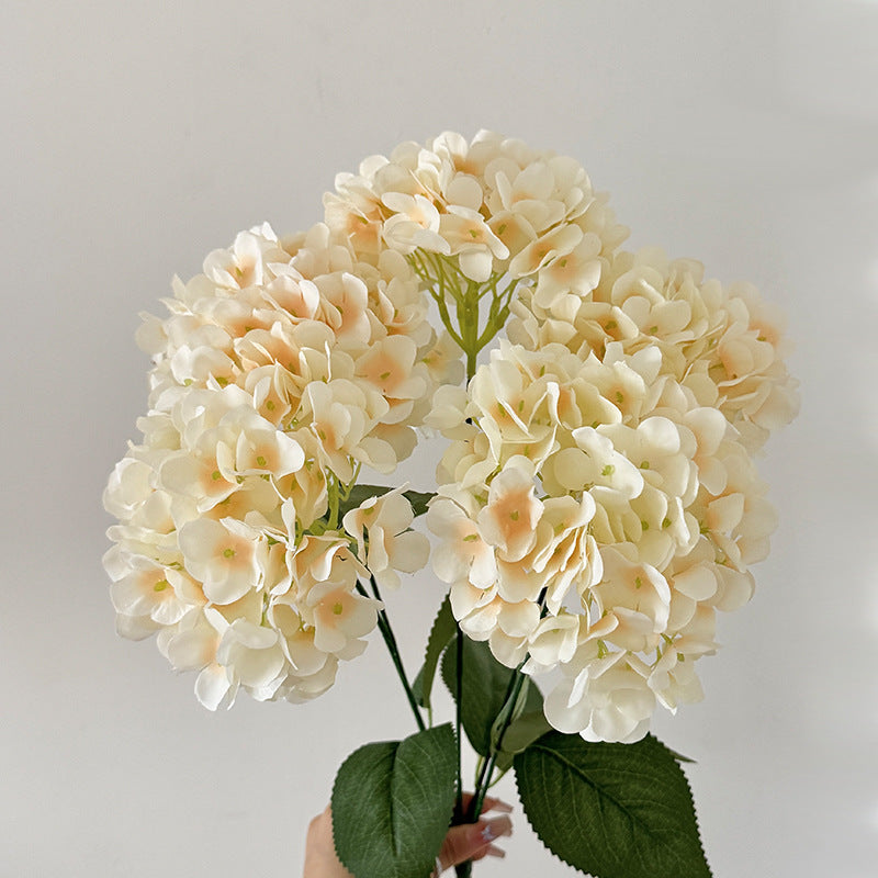 Fiori di ortensia artificiali