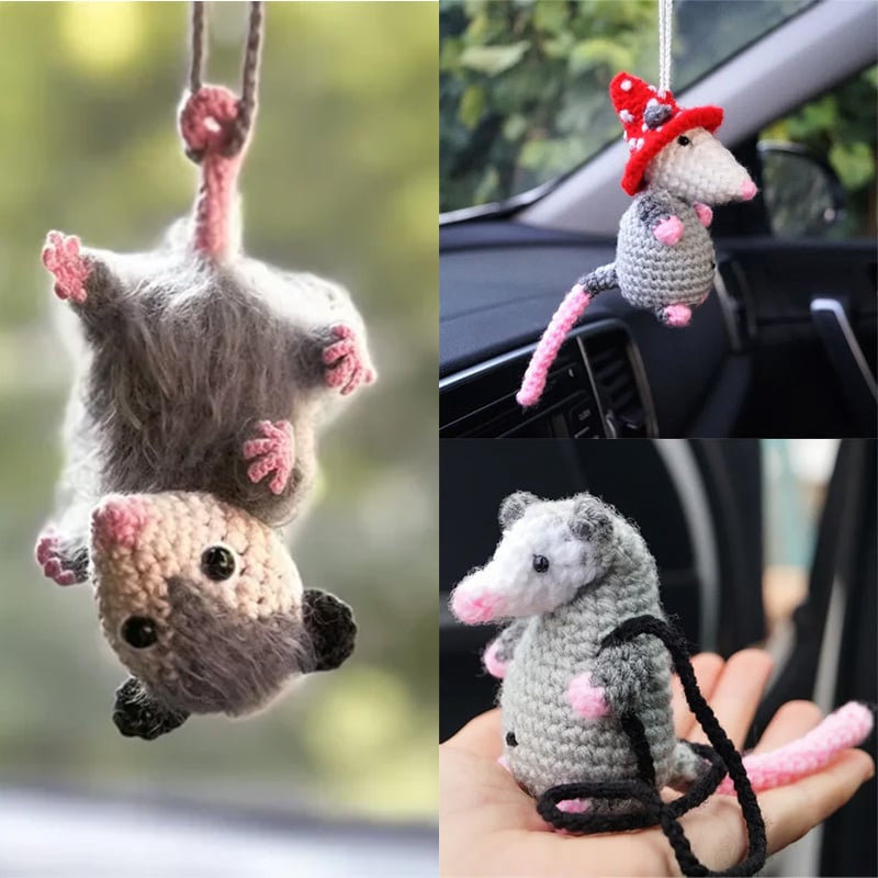 🔥 ULTIMO GIORNO 49% DI SCONTO - Ciondolo per auto Possum (100% lavorato a maglia a mano)