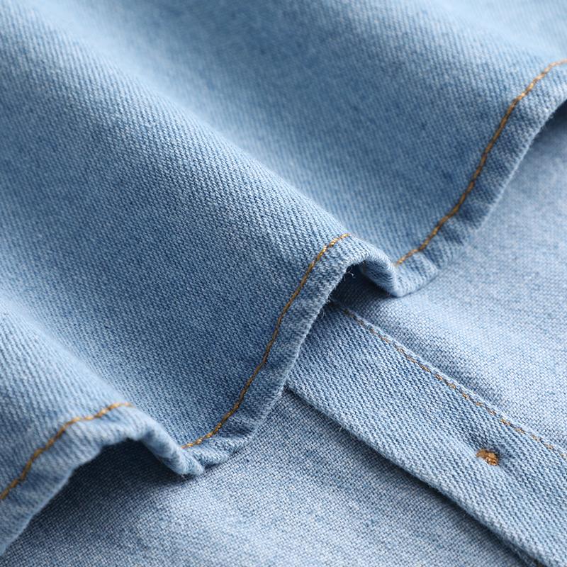 Falso colletto in denim: il capo essenziale per il layering femminile 👕