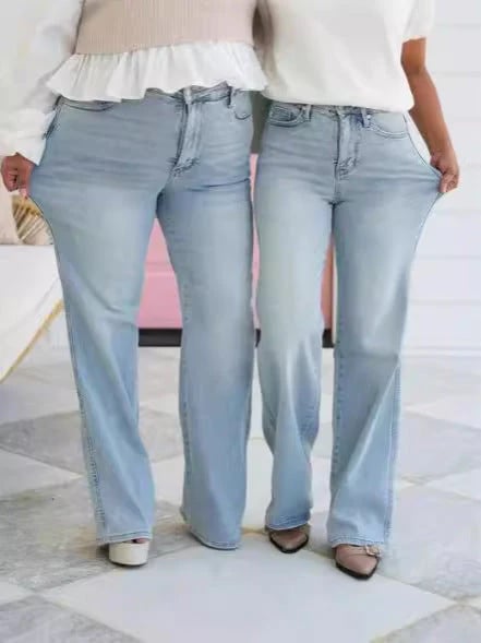 Jeans bootcut con controllo del fondoschiena