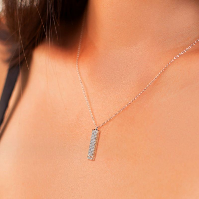 Un regalo meraviglioso! Collana con la scritta “Ti amo”