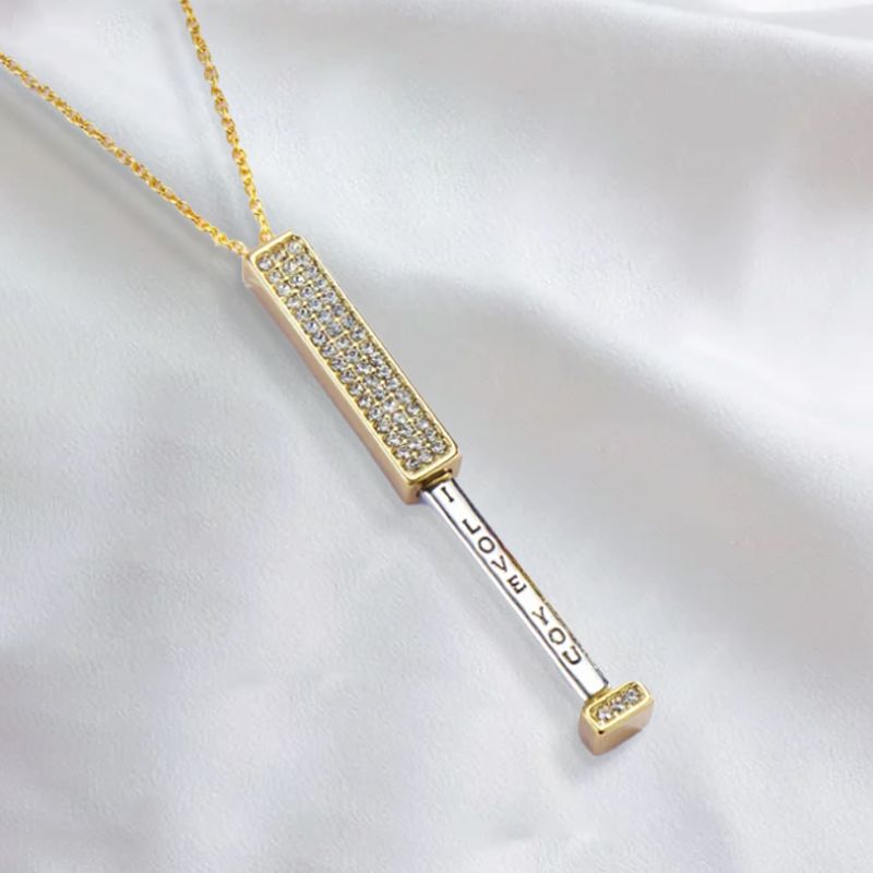 Un regalo meraviglioso! Collana con la scritta “Ti amo”