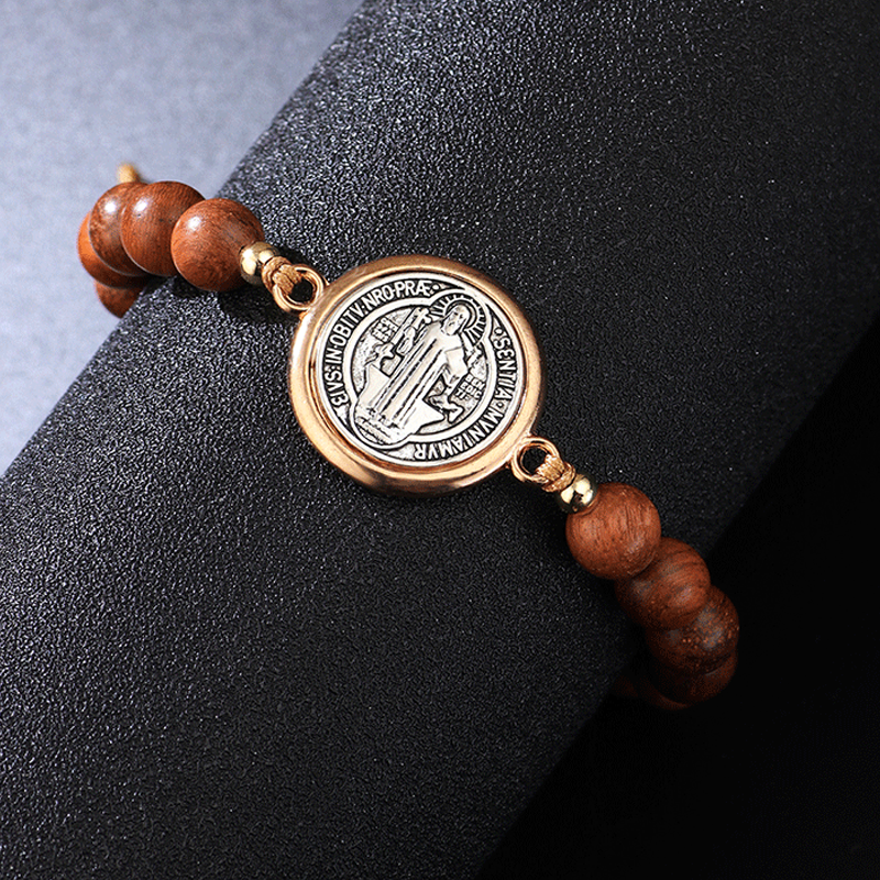 🛡️A Guardian's Companion✨Bracciale di San Benedetto con perline di legno naturale🎁Regolabile, adatto sia per uomini che per donne
