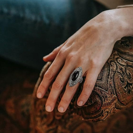 Anello vintage da donna con marcassite nera