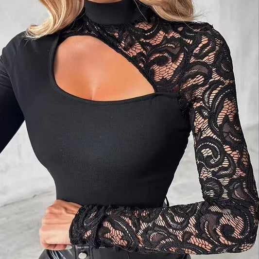 Top da donna con maniche asimmetriche in pizzo traforato