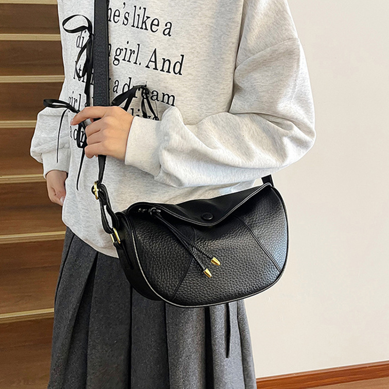 Borsa a tracolla minimalista e alla moda